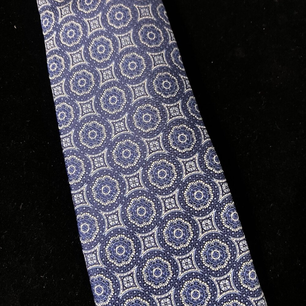 David Donahue Silk Medallion Tie Blue Geometric NWT